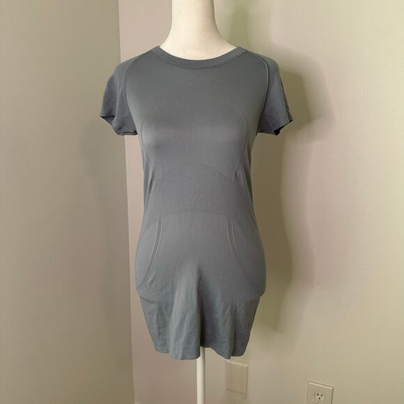 Lululemon blue Swiftly Tech short sleeve tee size 6 - Picture 2 of 12